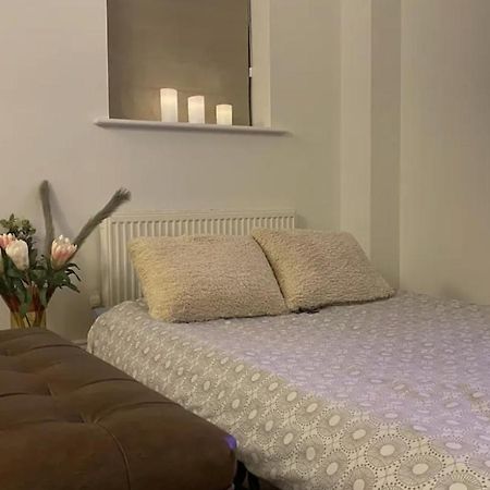 וויטני Modern Town House In Cotswolds - 3 Double Bedrooms מראה חיצוני תמונה