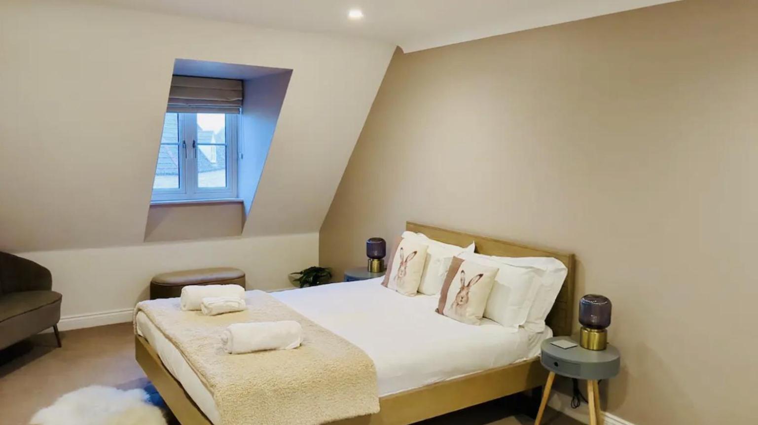 וויטני Modern Town House In Cotswolds - 3 Double Bedrooms מראה חיצוני תמונה
