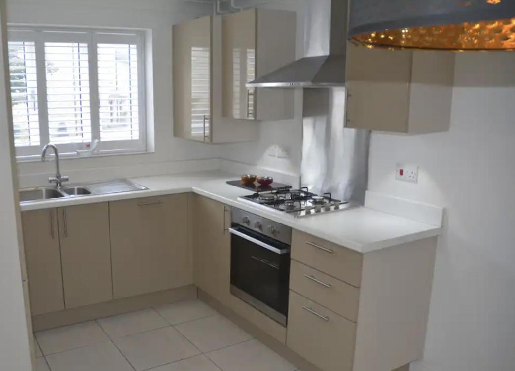 וויטני Modern Town House In Cotswolds - 3 Double Bedrooms מראה חיצוני תמונה