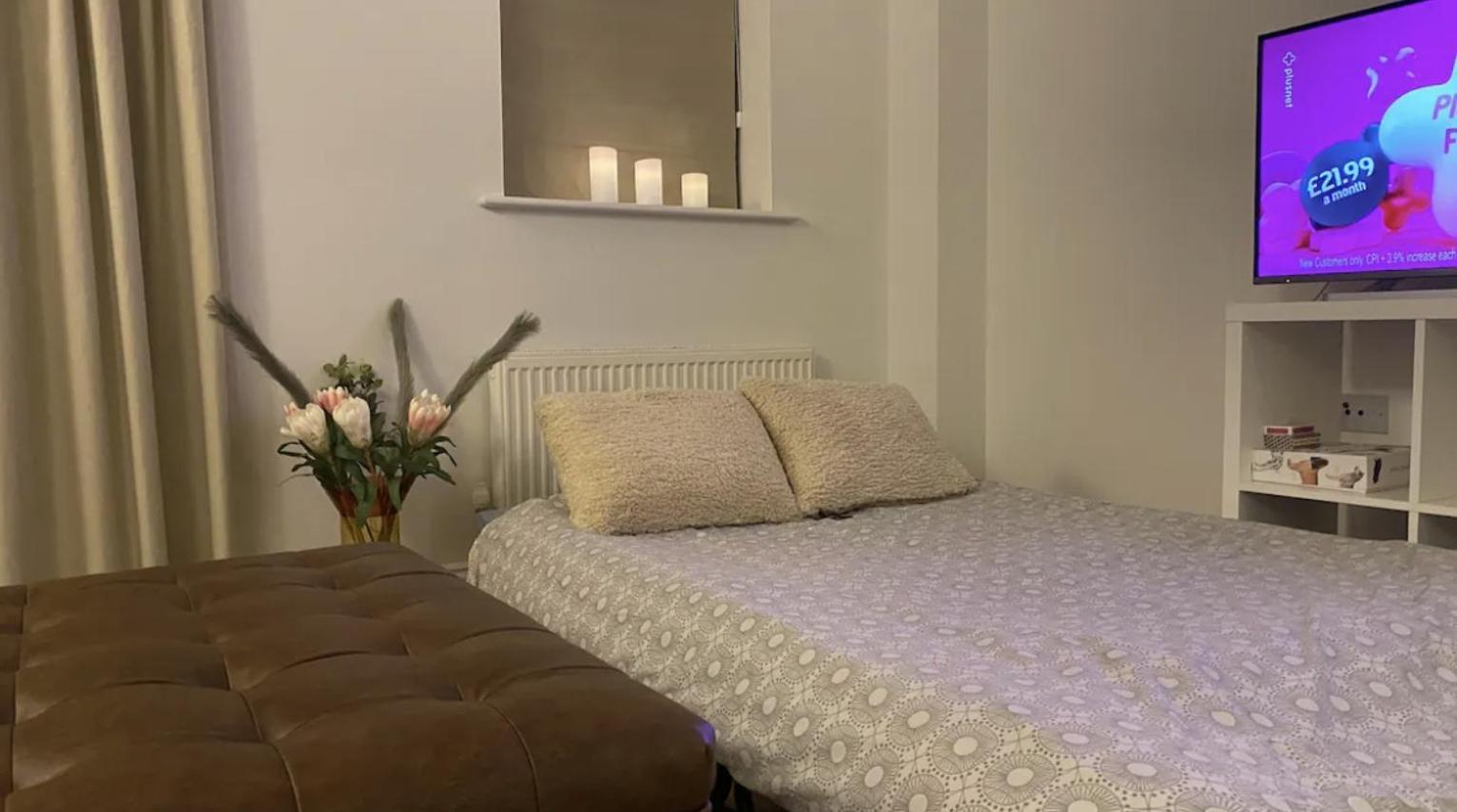 וויטני Modern Town House In Cotswolds - 3 Double Bedrooms מראה חיצוני תמונה